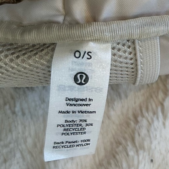 Lululemon Everywhere Fleece Belt Bag - Picture 15 of 16